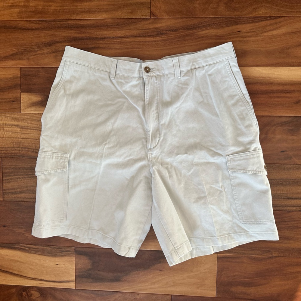 Savane Cream Cargo Shorts size 38